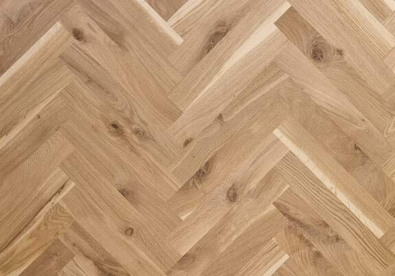 Extra rustic visgraat parket